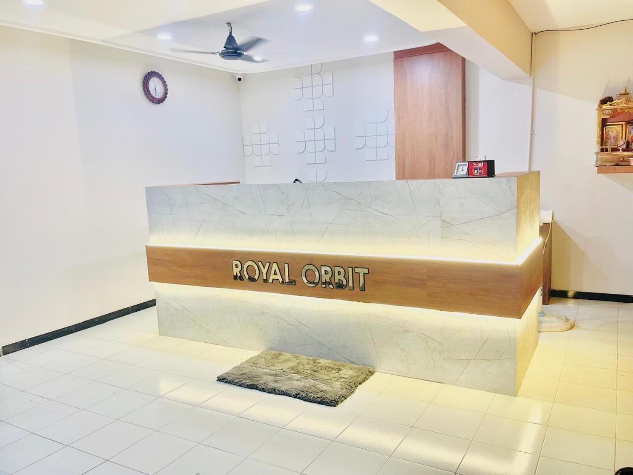 Hotel Royal Orbit Rajkot Luaran gambar